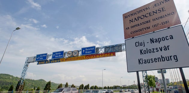 Kolozsvár, többnyelvű helységnévtábla